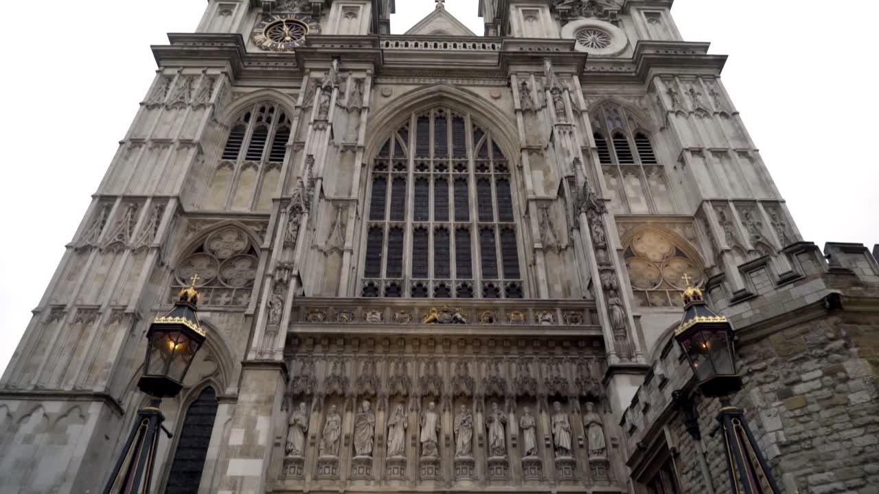 웨스트민스터 사원 외관 세부 사항