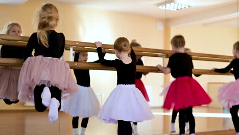 Kids-in-dance-classic-class