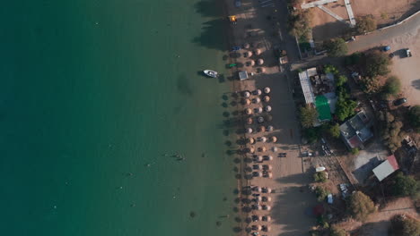 Toma-Aérea-Sobre-La-Playa-De-Lindos