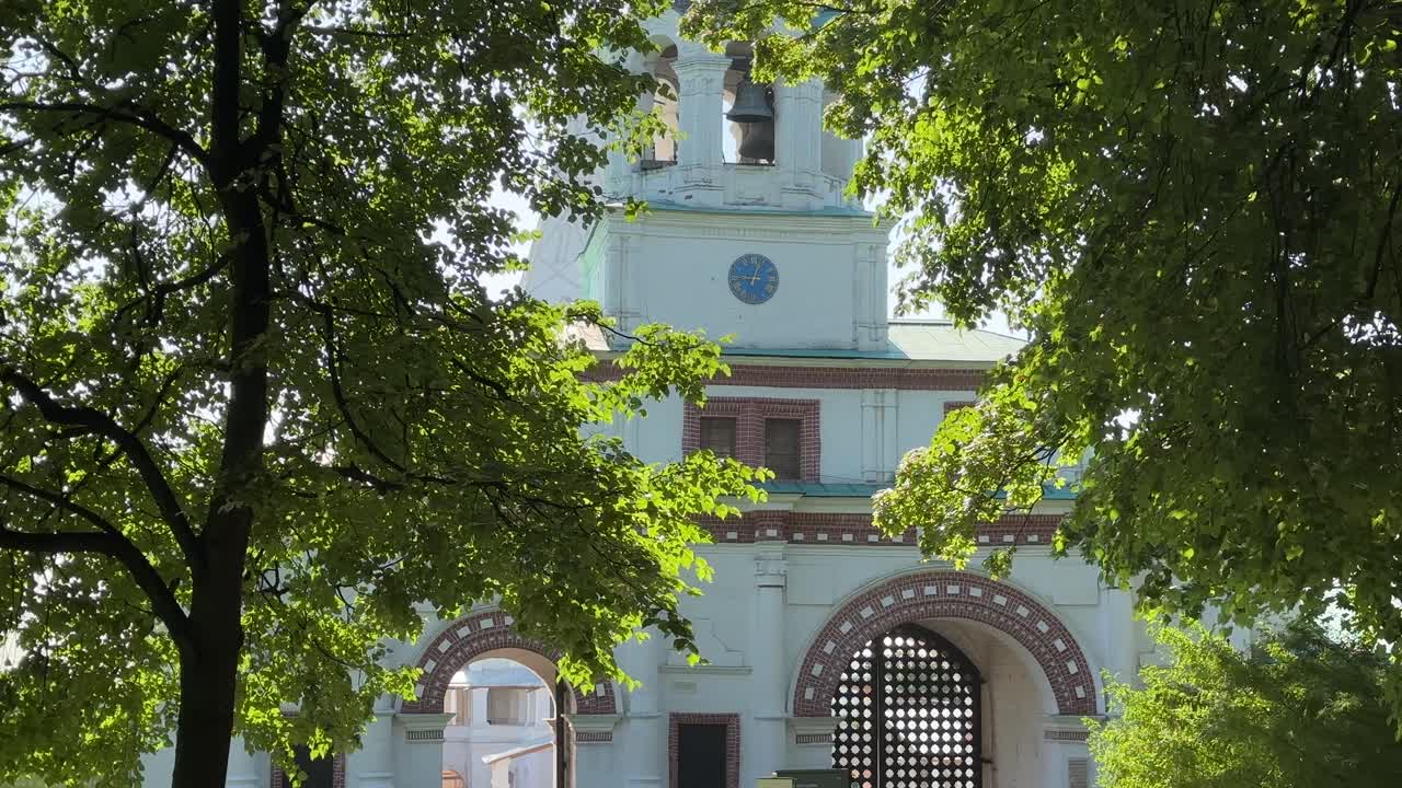The striking of the clock on the old tower (4K60)