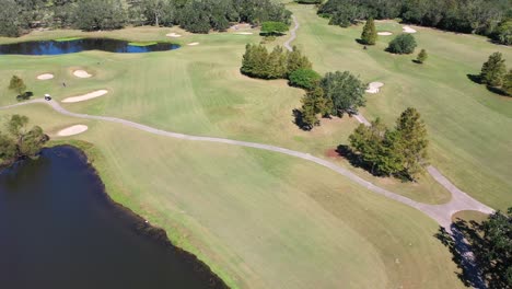 Vista-Aérea-Del-Campo-De-Golf-Cerca-De-La-Universidad-De-Loyola-En-Nueva-Orleans