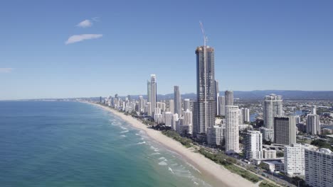 Beachfront-Resort-Apartments-And-Hotels-At-The-Esplanade-In-Surfers-Paradise,-Gold-Coast,-QLD,-Australia