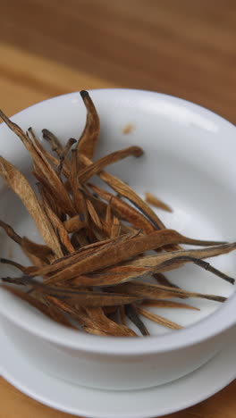 brewing pu-erh tea