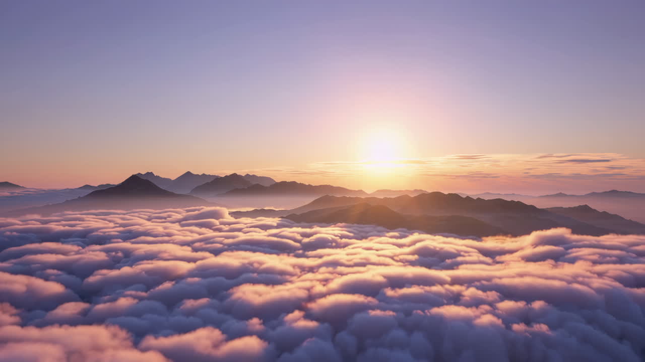 L'alba sopra le montagne e le nuvole