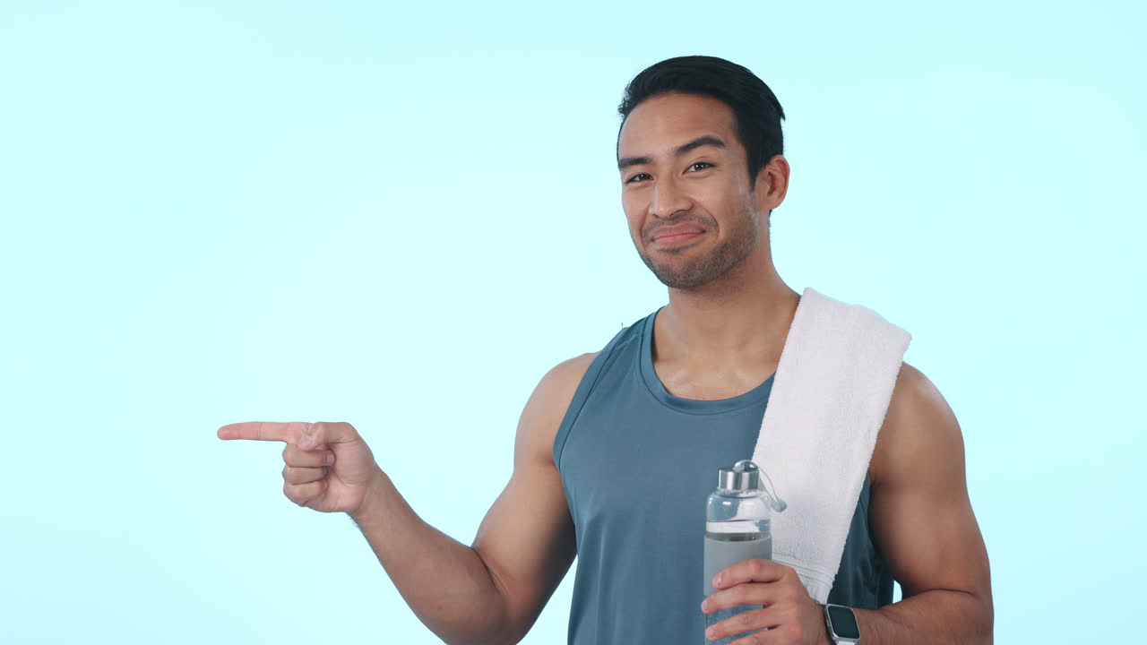 피트니스 체크리스트와 함께 포인팅, 남자 및 얼굴