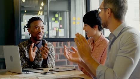 Business-executives-applauding-in-meeting-4k