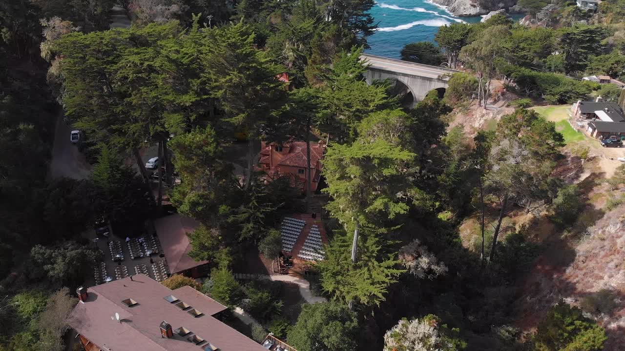 바다 빅 쉬르 동네의 카멜 옆 다리 근처 캐니언 홈