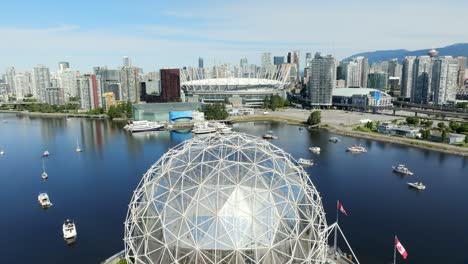 Boats-Floating-In-The-False-Creek-From-Science-World-Museum-At-Daytime-In-Vancouver,-Canada