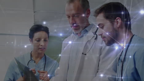 animación de la red de conexiones entre diversos médicos en el hospital