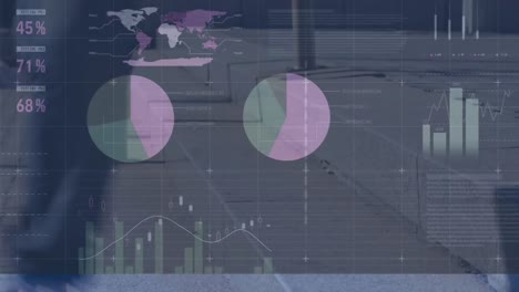 Animation-Der-Finanzdatenverarbeitung-über-Verschiedene-Menschen,-Die-Auf-Der-Straße-Gehen