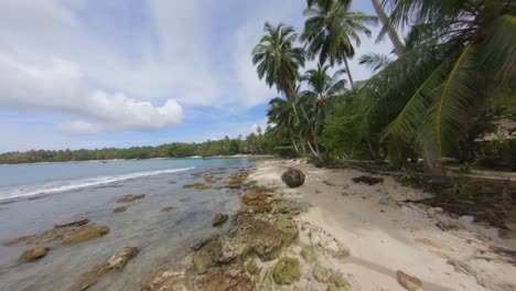 Dynamischer-Zoom-Strand-Mentawai-Indonesien