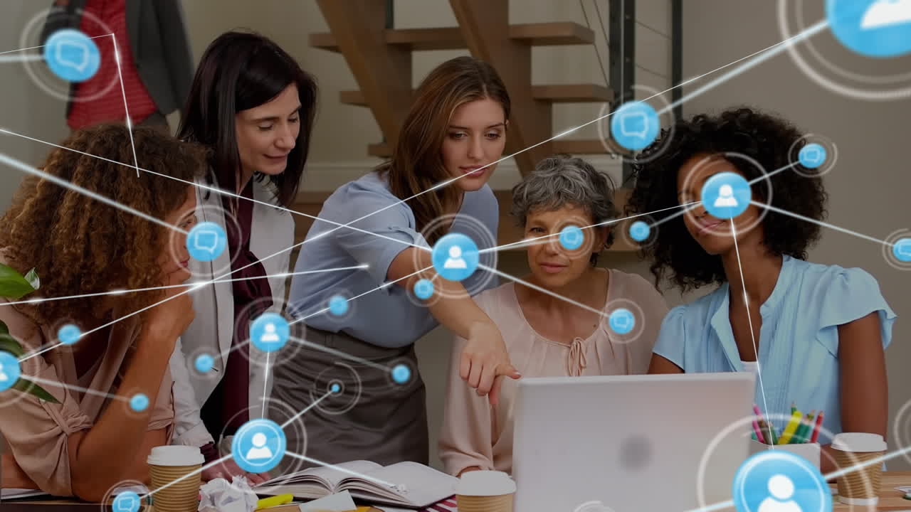 animación de la red de conexiones entre diversas personas de negocios en la oficina