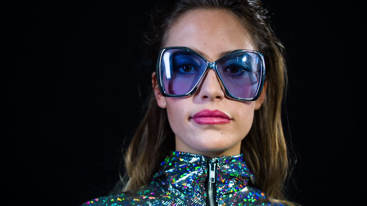 여자 압축 해제 01