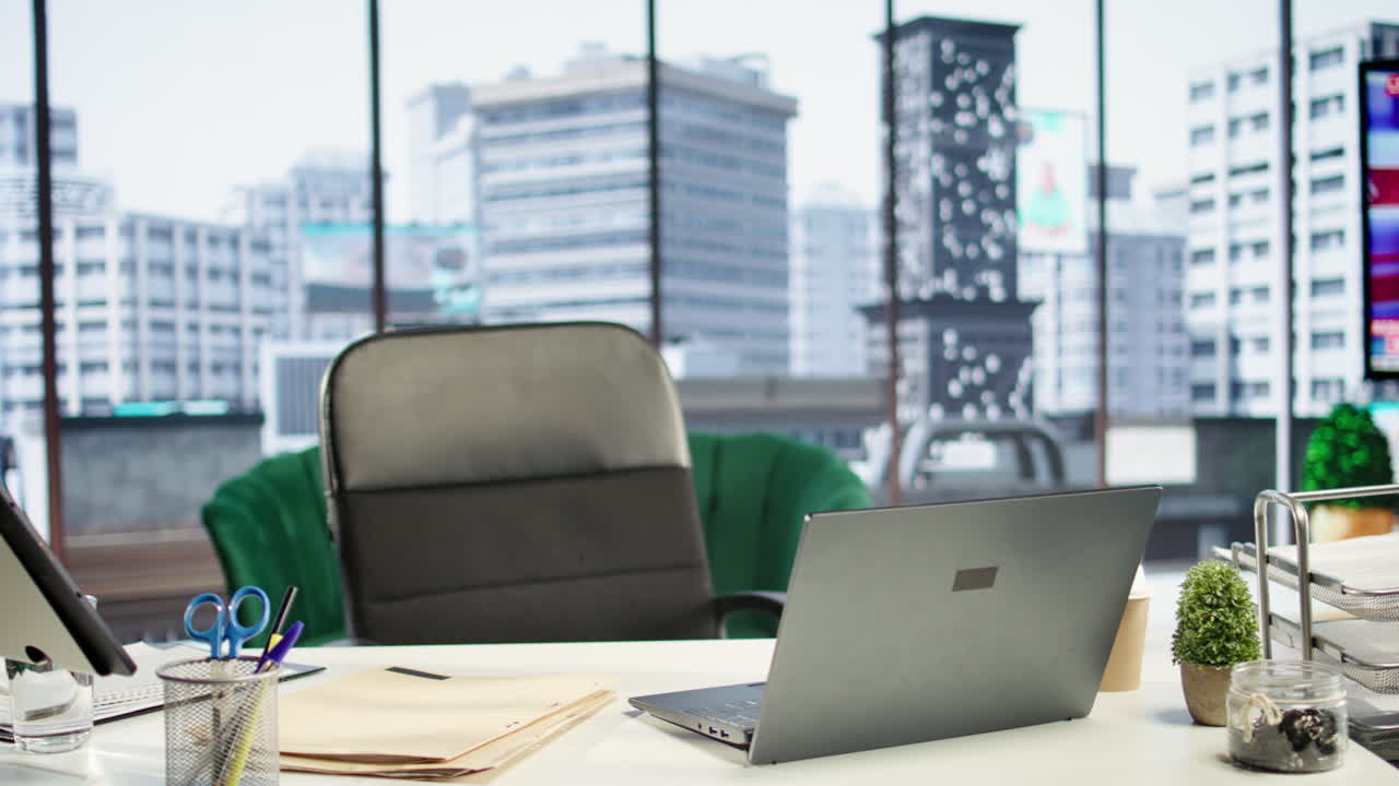 리더를 위해 설계된 빈 현대적인 고급 기업 사무실 공간