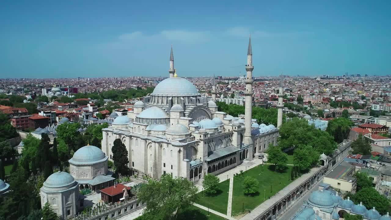 mezquita suleymaniye de estambul, imágenes aéreas de camii durante el toque de queda por covid