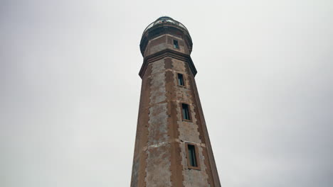 Close-up-shot-of-lighthouse-tower-from-the-ground