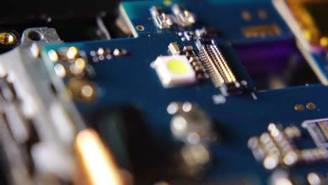 primer plano dentro del teléfono inteligente
