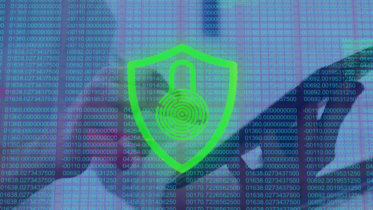icono de candado de seguridad contra persona que usa tableta digital
