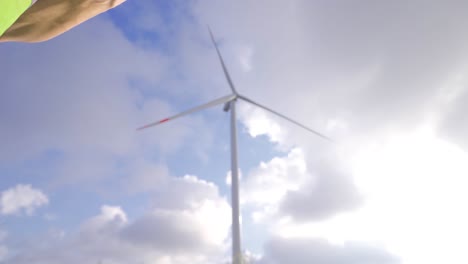 Wind-Turbine-Power-Plant-Worker.