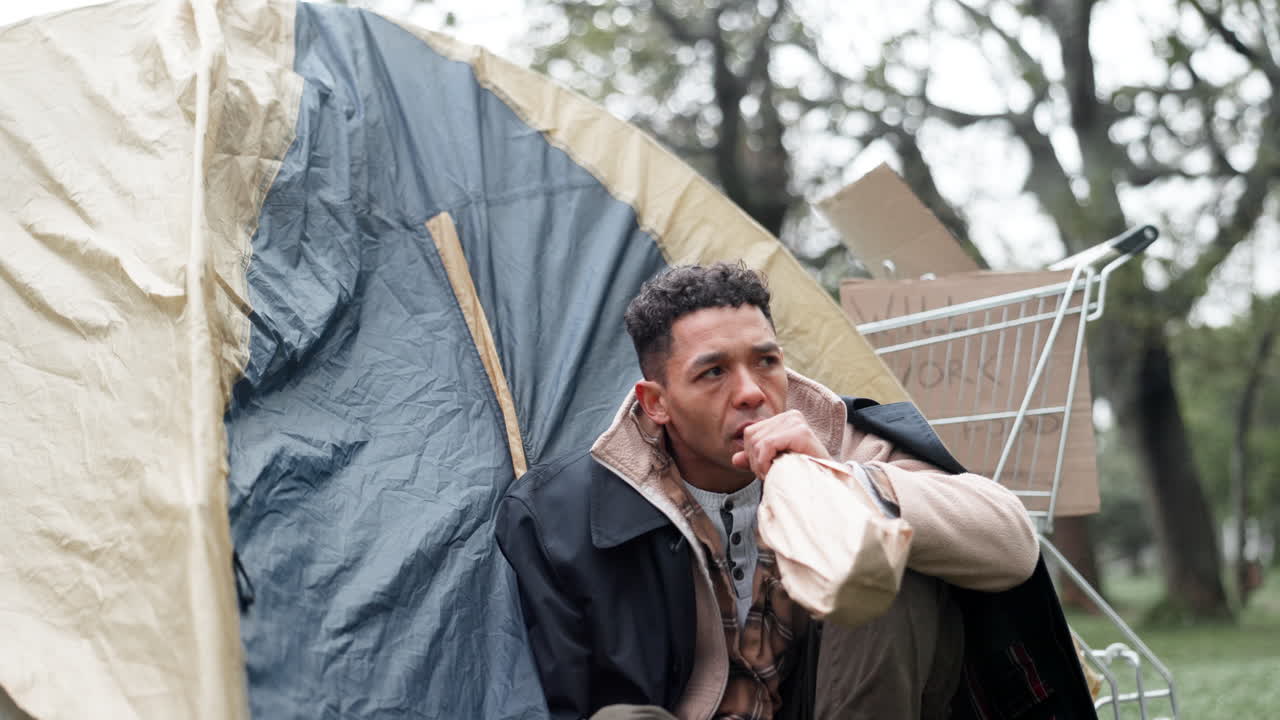 도움 을 구하는 노숙자