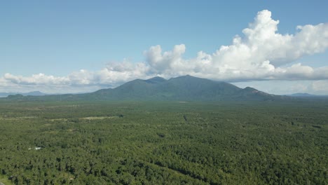 Wunderschöner-Ariel-Sommerblick-Am-Pugu-Beach-Semata,-Lundu-Sarawak