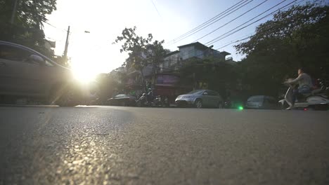 출퇴근 시간에 바쁜 베트남 교차로