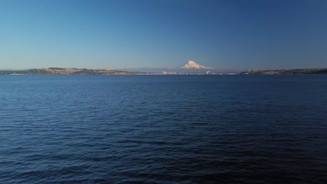 right to left parallax of commencement bay tacoma wa and mt