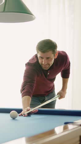 Video of man performing good shot in pool