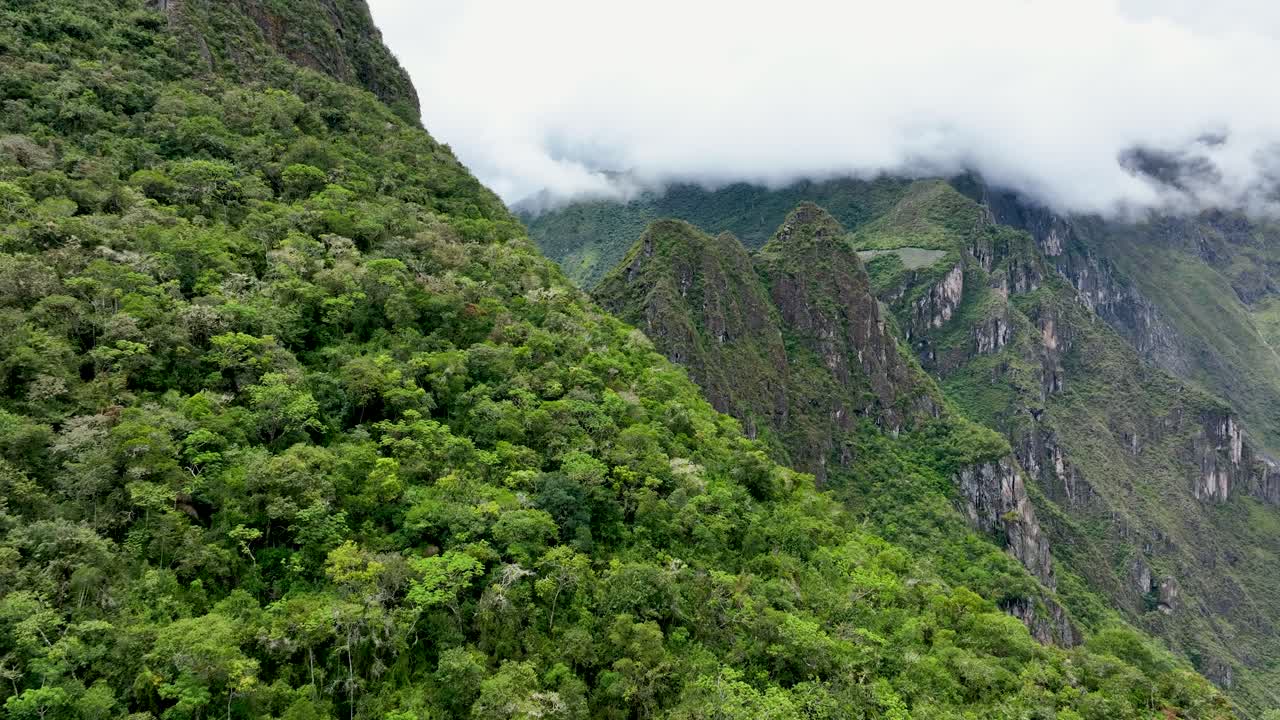 vista aérea de drones de la montaña machu pichu, perú, andes, sudamérica-2