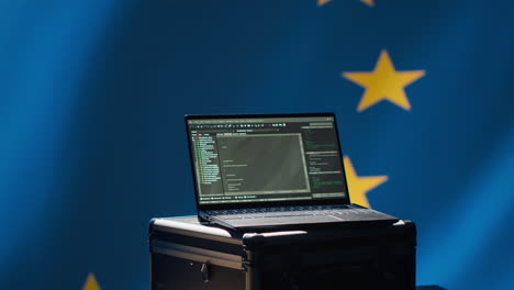 Laptop-In-Der-Kommandozentrale-Der-Europäischen-Union-Zum-Ausführen-Von-Sicherheitsprotokollen