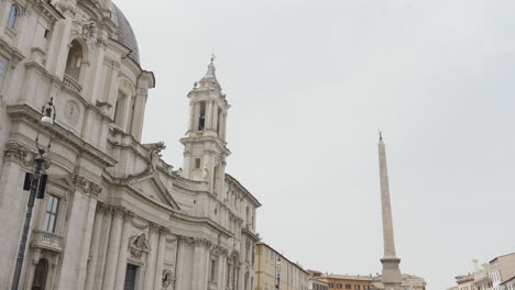 plaza navona, en la ciudad de roma, italia.