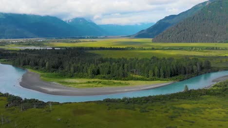 Video-De-4k-De-Montañas-Nevadas-Cerca-Del-Brazo-Turnagain,-Ak-A-Una-Velocidad-De-200x