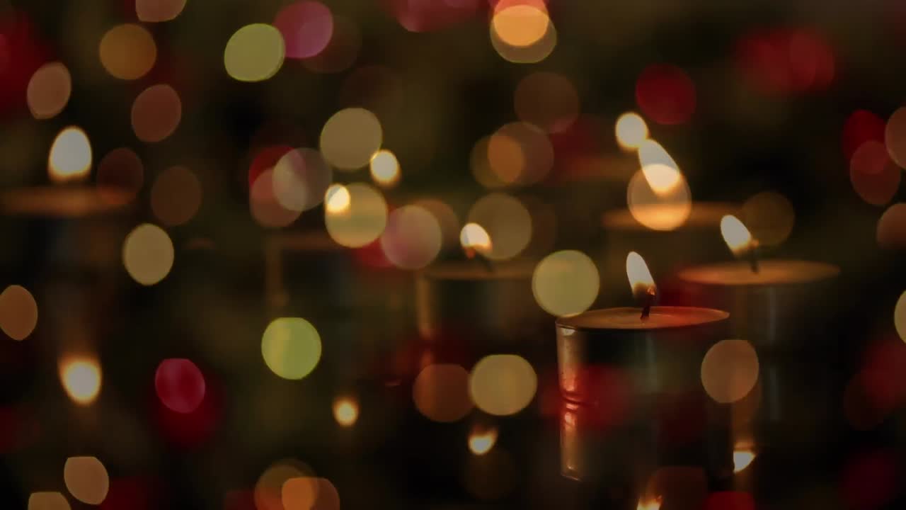 animación de velas sobre el árbol de navidad y regalos