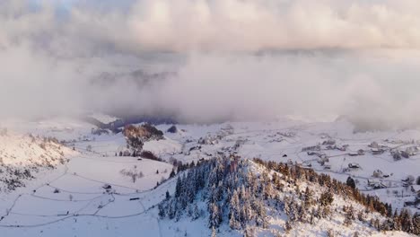 Cheile-Gradistei-Fundata,-Romania---Panoramic-Mountain-View-In-Snow-On-Winter-Cloudy-Day---Aerial-Drone-Shot