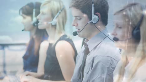 Personas-Trabajando-En-Callcenter