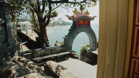 entrance vietnamese temple phucoc vietnam fukok 51 of 55