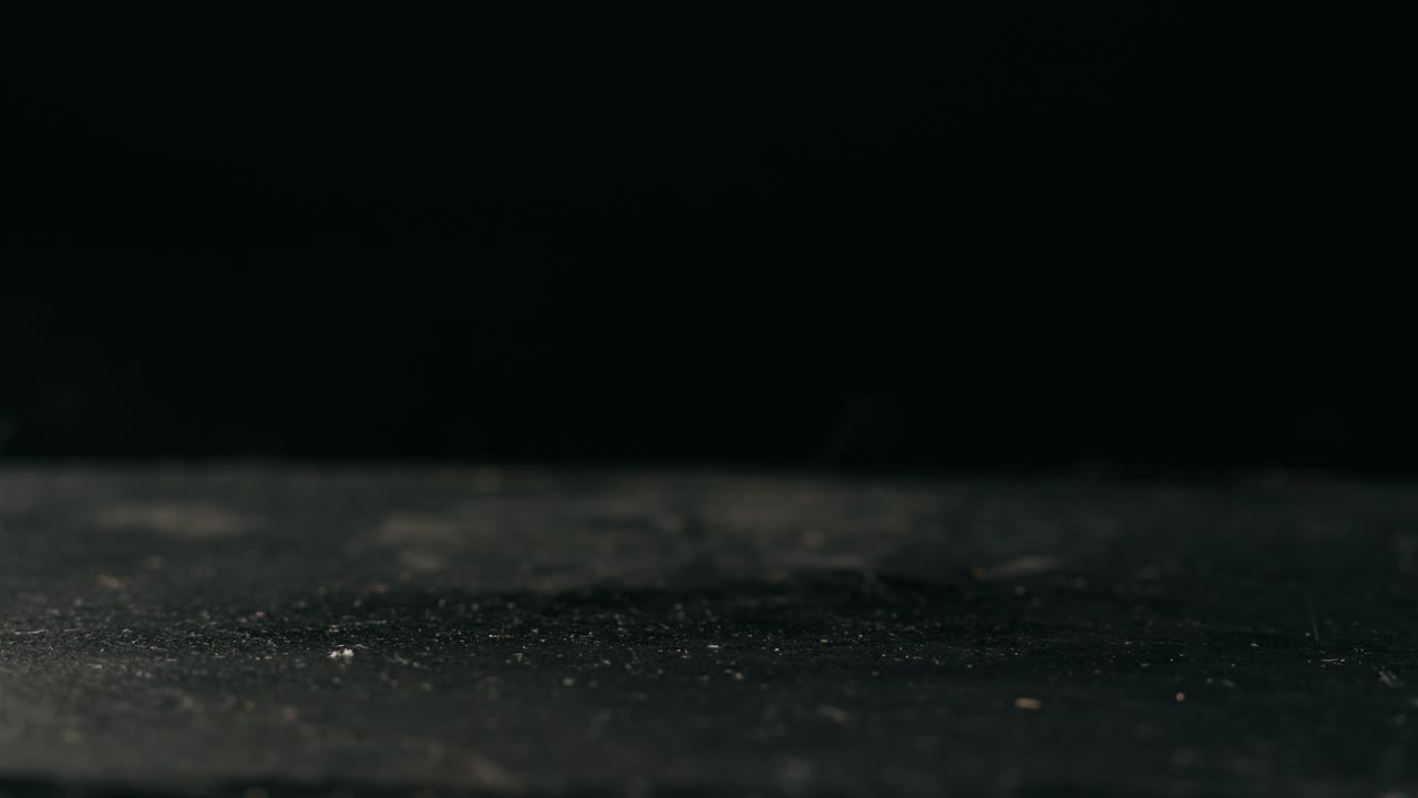 plato de sashimi, restaurante japonés, atún fresco y rebanadas de salmón en un café moderno, comida tradicional, plato de pescado rojo crudo, omega 3.