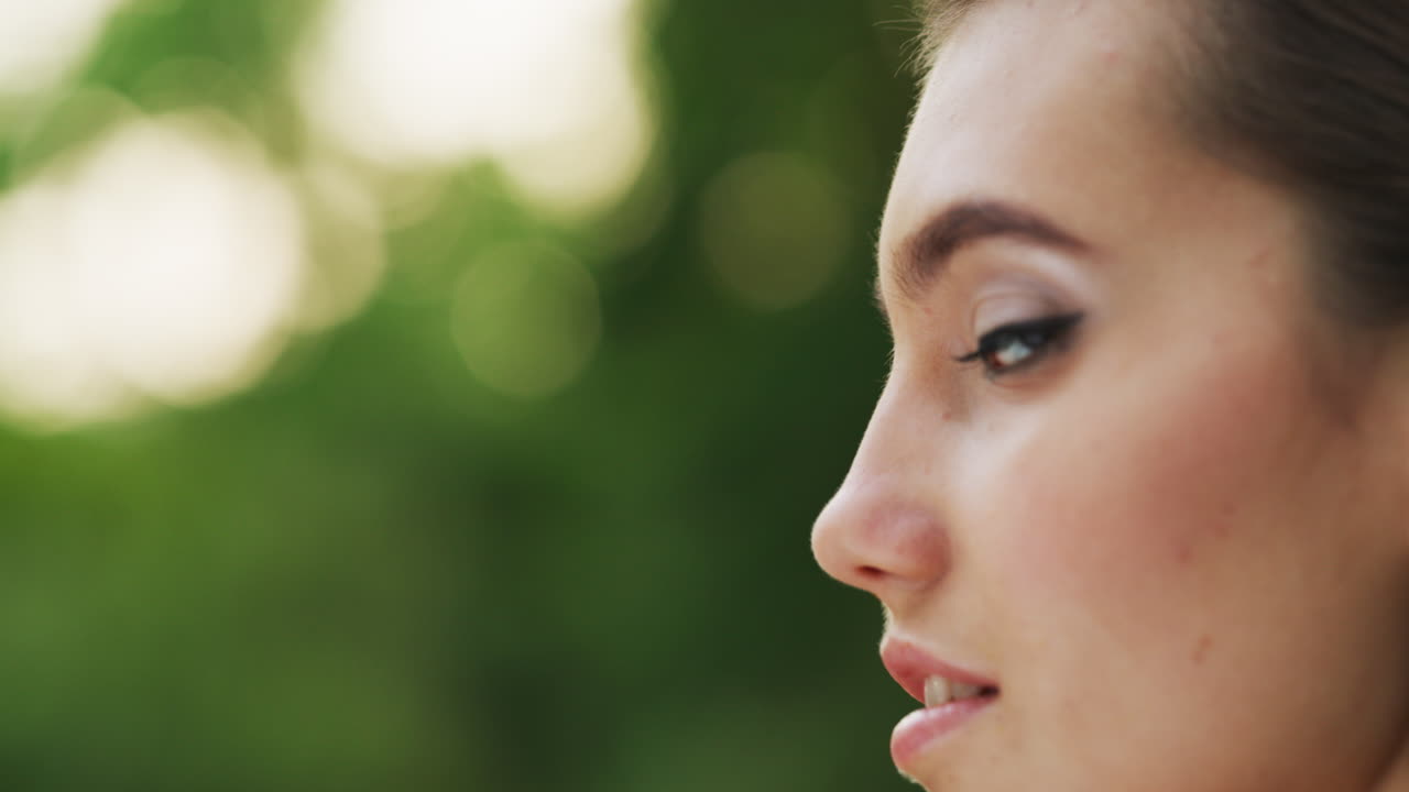 tiene muchas cosas en la mente.