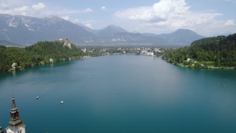 Slowenien-Wunderschöne-Natur---Ferienort-Bleder-See.