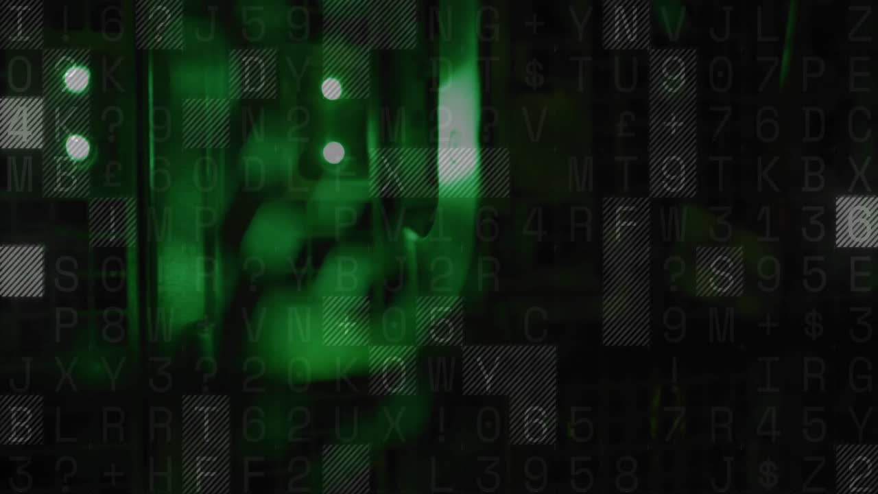 animación de números y letras sobre fondo negro