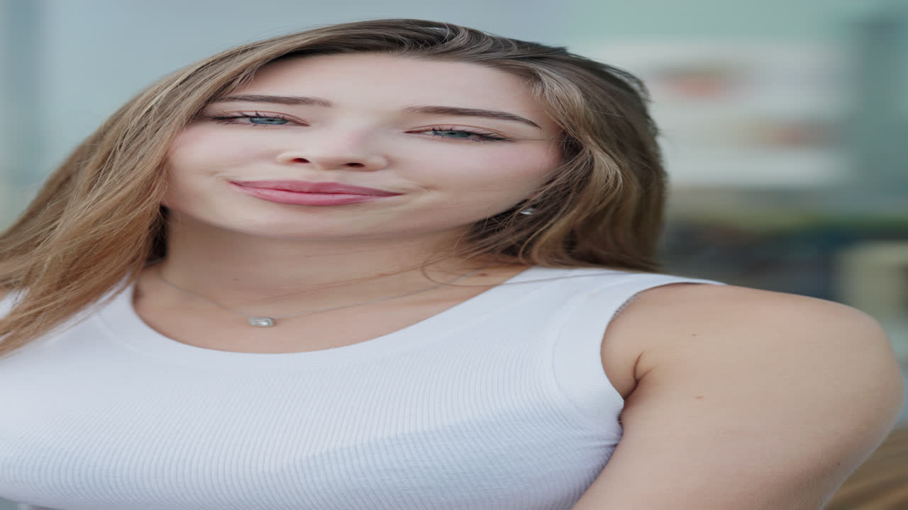 Retrato de una mujer joven y bella