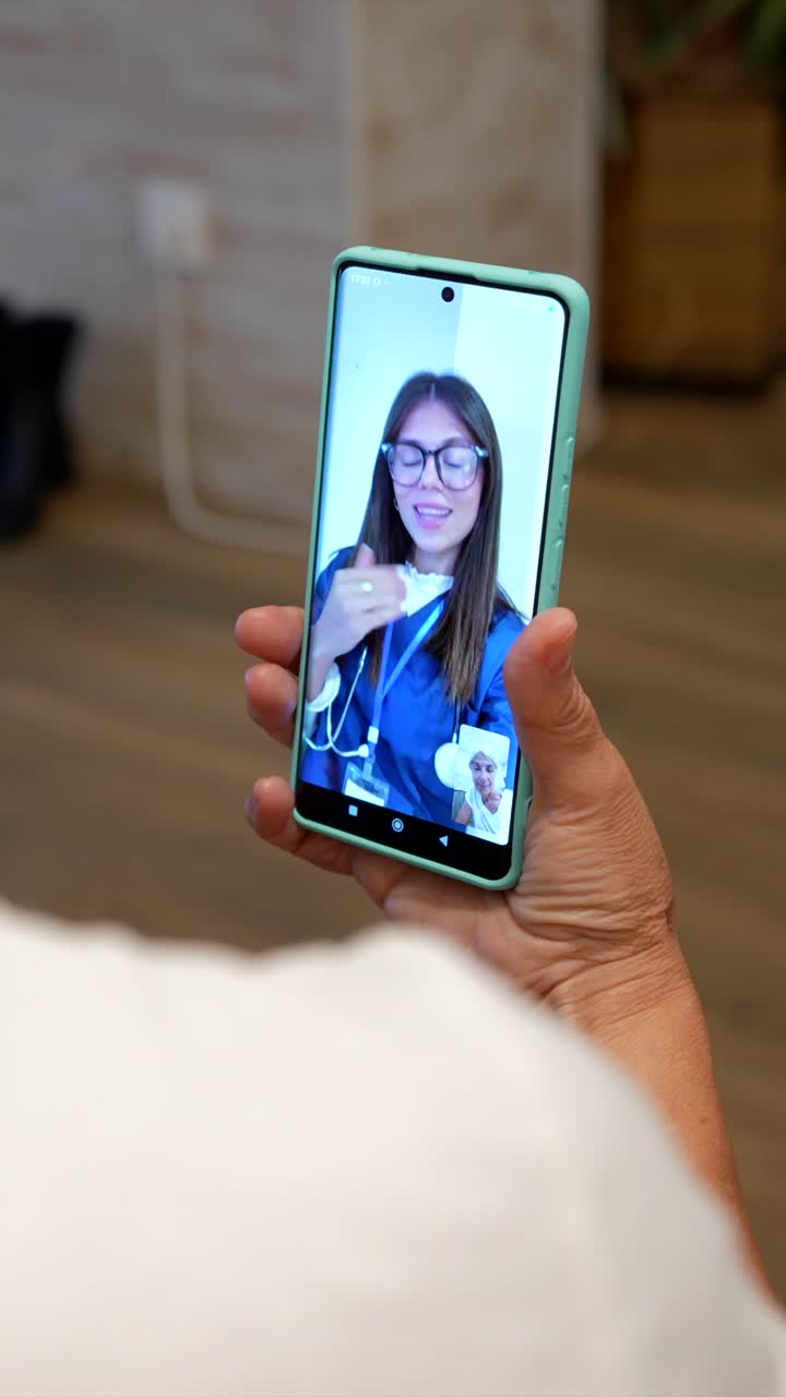 Telemedicine Consultation via Smartphone