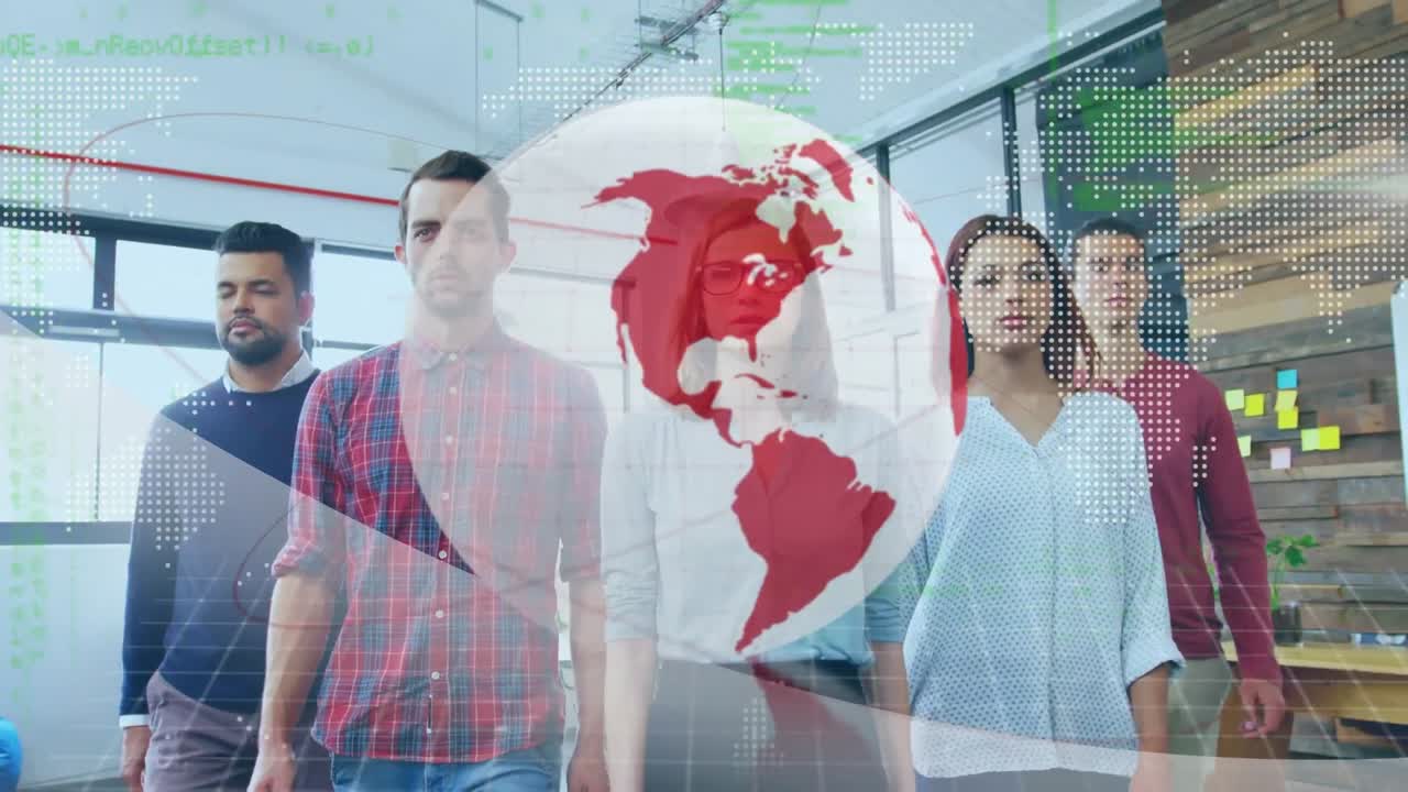 animación del globo y procesamiento de datos sobre colegas de negocios en la oficina