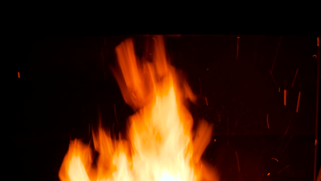 fuego ardiente en el horno