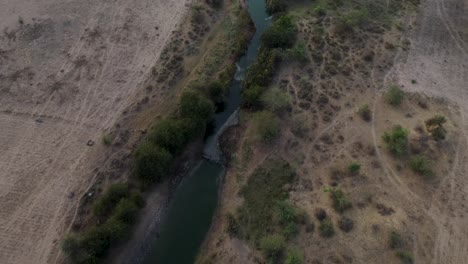 Kleiner-Fluss-In-Der-Wüste-Senegals,-Afrika-Südlich-Der-Sahara