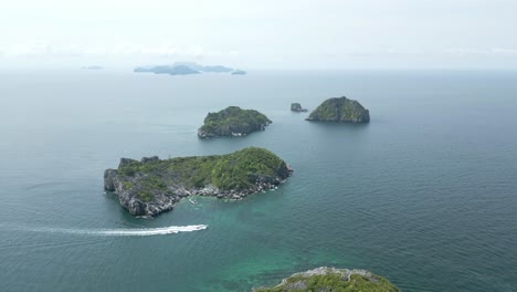 Cinematic-aerial-panoramic-landscape-view-of-islands-in-Ang-Thong-Marine-Park-Thailand