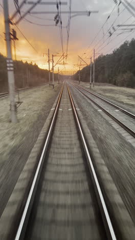 vista del amanecer y el atardecer desde el tren