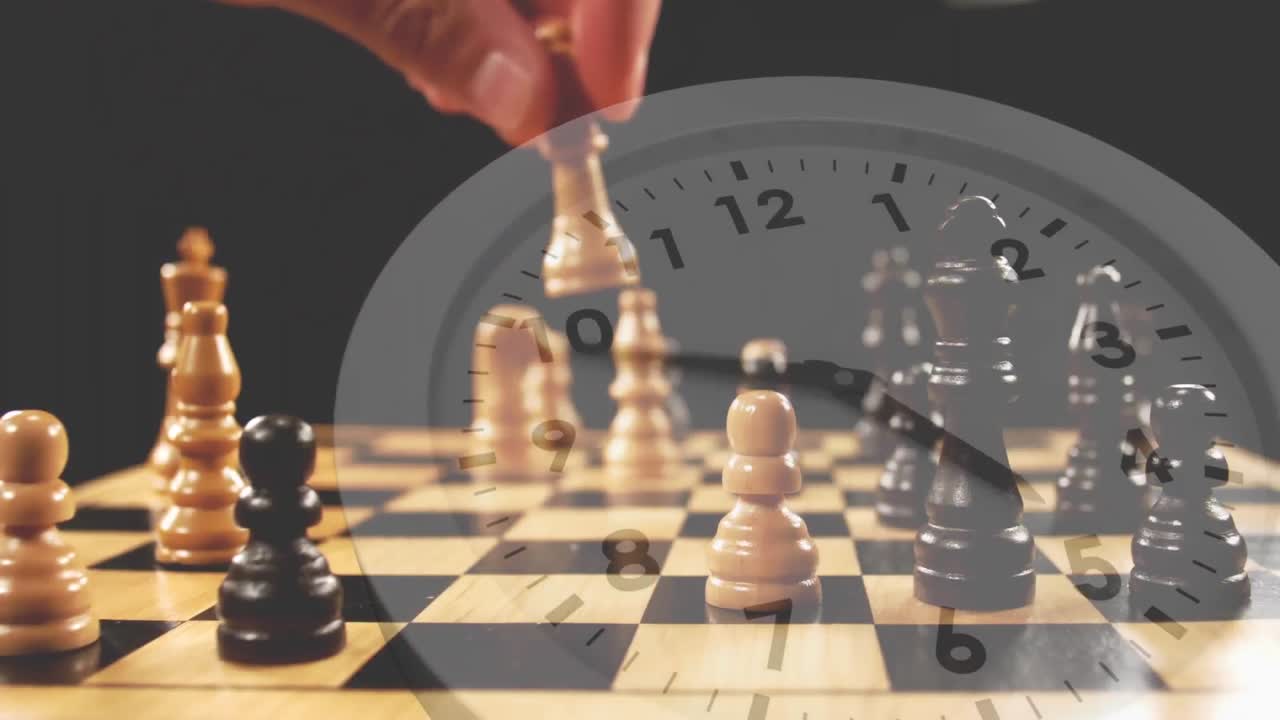 체스를 하고 있는 남자 와 시계