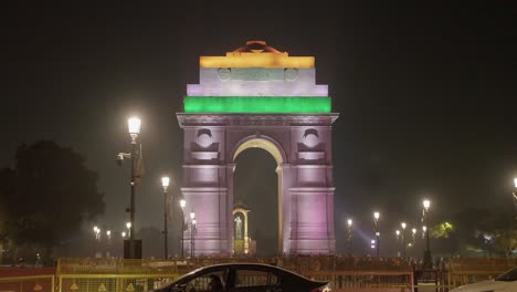 puerta de la india por la noche