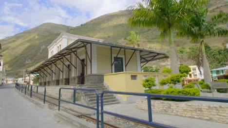 huigra train station on the ecuadorian coast-3